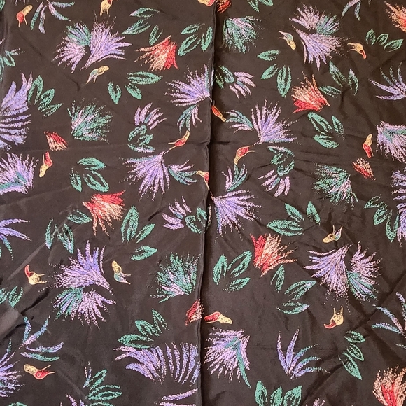 EMANUEL Ungaro silk 30x30" - Picture 4 of 10